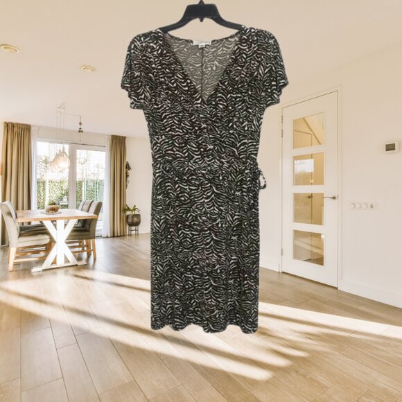 Josephine Studio Tiger Print Faux Wrap Dress – PL, Lightweight & Stretchy - Picture 2 of 12